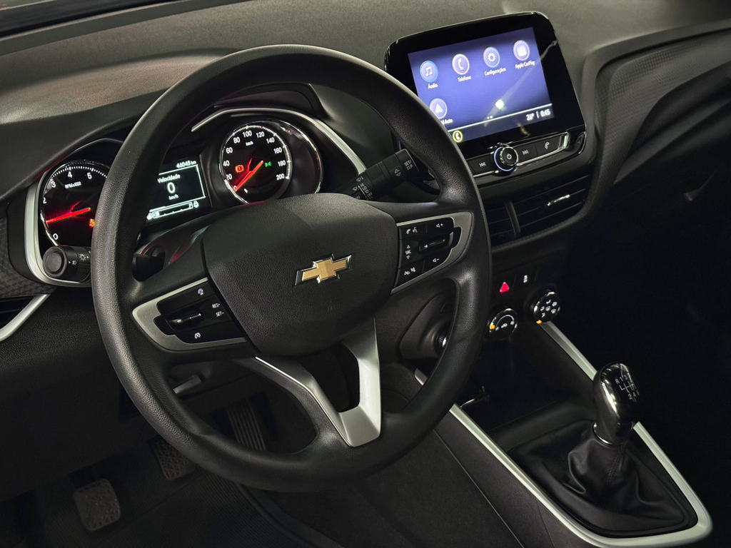 Chevrolet Onix Sedan Prata