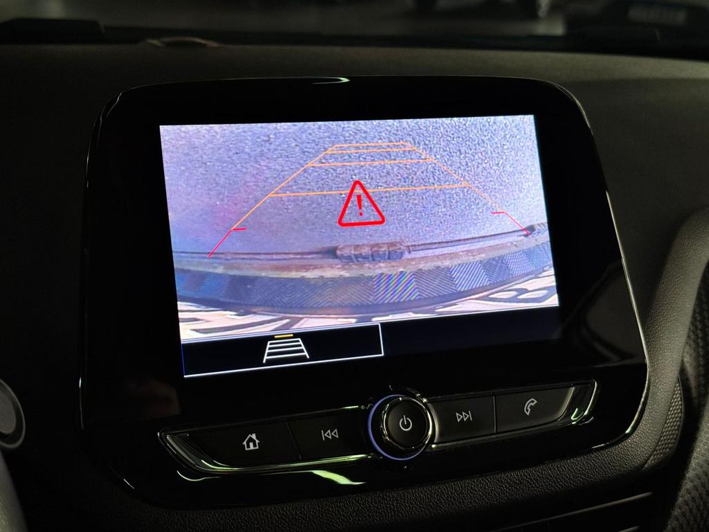 Chevrolet Onix Sedan Prata