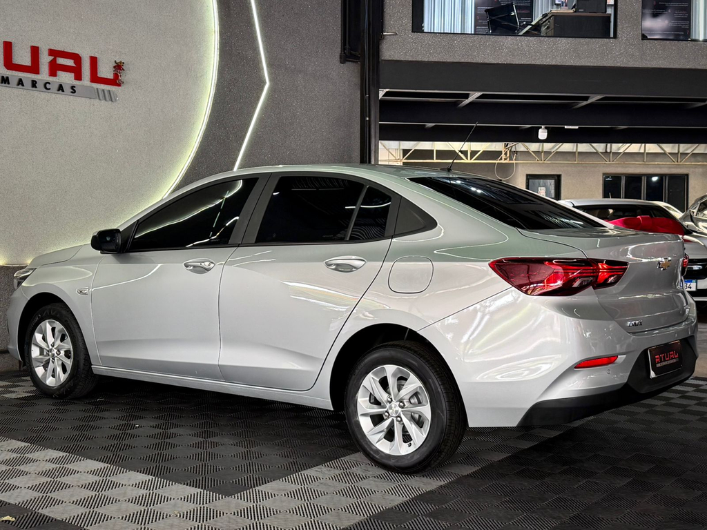 Chevrolet Onix Sedan Prata