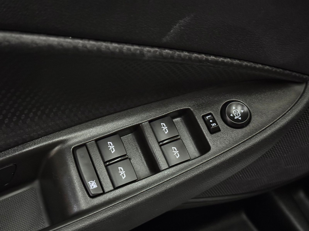 Chevrolet Onix Sedan Prata