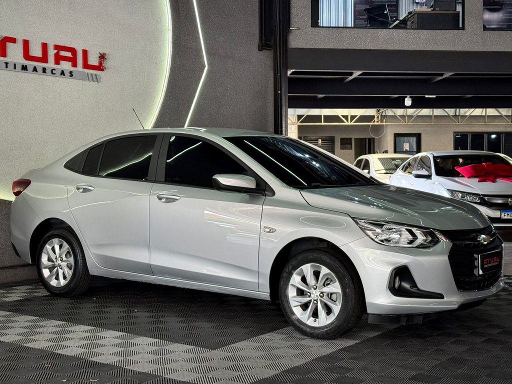 Chevrolet Onix Sedan Prata