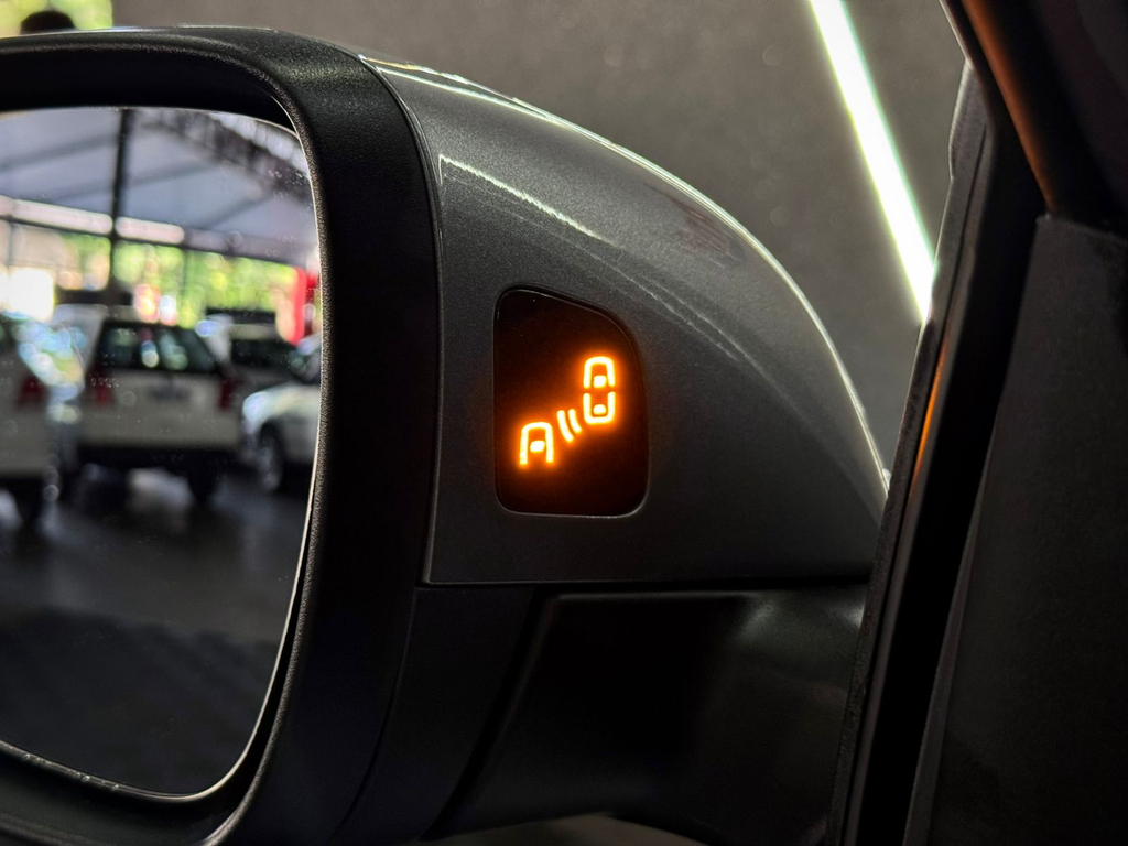 Chevrolet Tracker Cinza