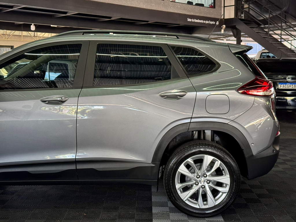 Chevrolet Tracker Cinza