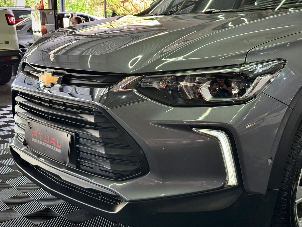 Chevrolet Tracker Cinza