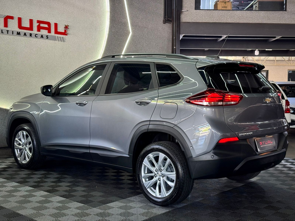 Chevrolet Tracker Cinza