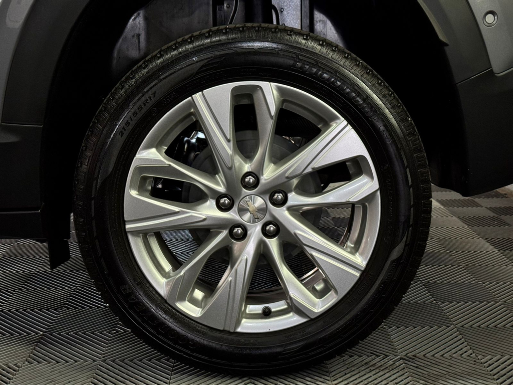 Chevrolet Tracker Cinza