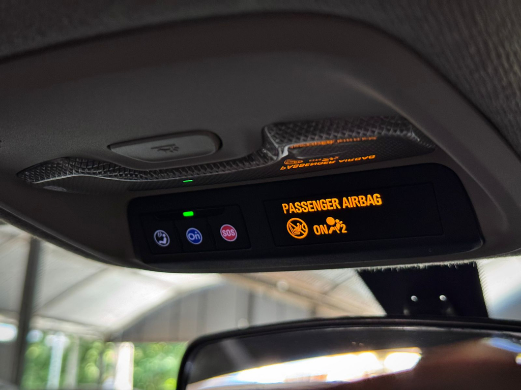 Chevrolet Onix Sedan Prata