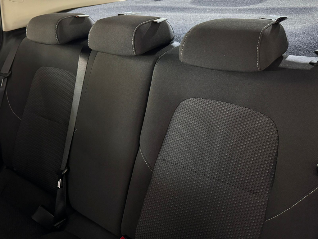 Chevrolet Onix Sedan Prata