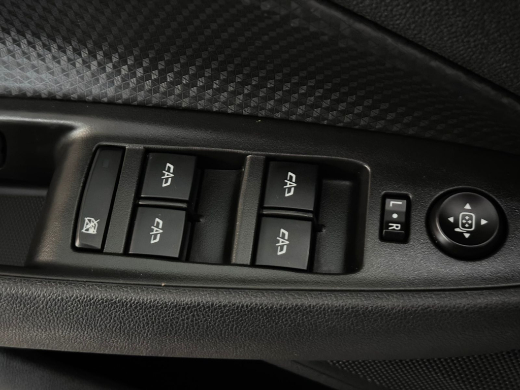 Chevrolet Onix Sedan Prata