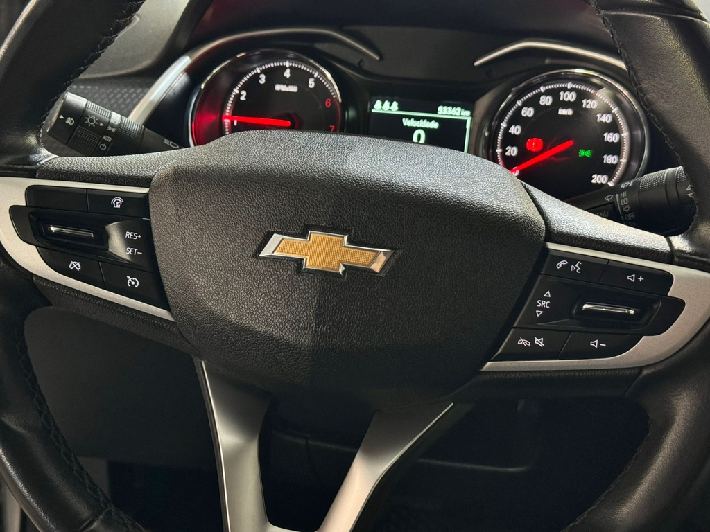 Chevrolet Onix Sedan Prata