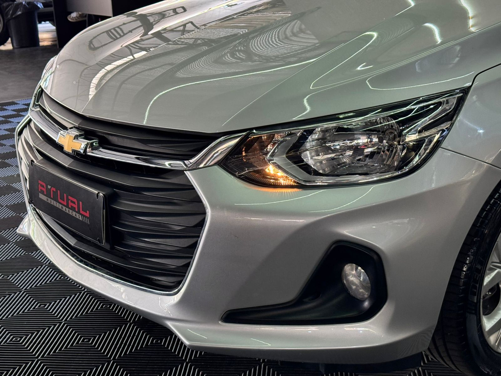 Chevrolet Onix Sedan Prata
