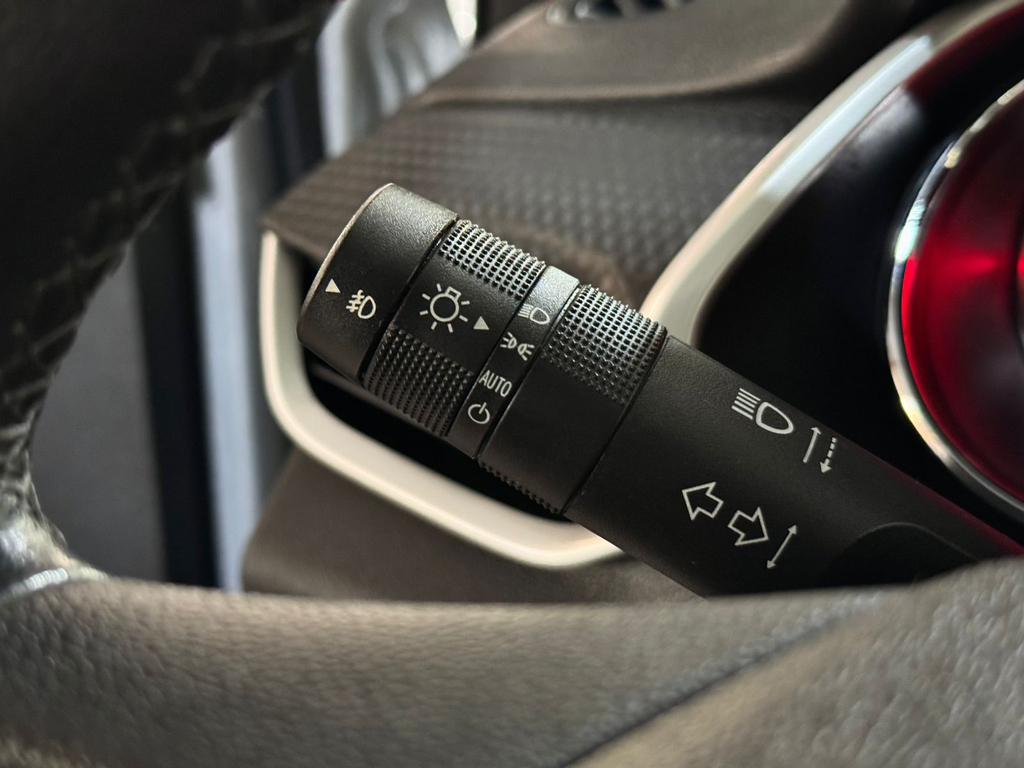 Chevrolet Onix Sedan Prata