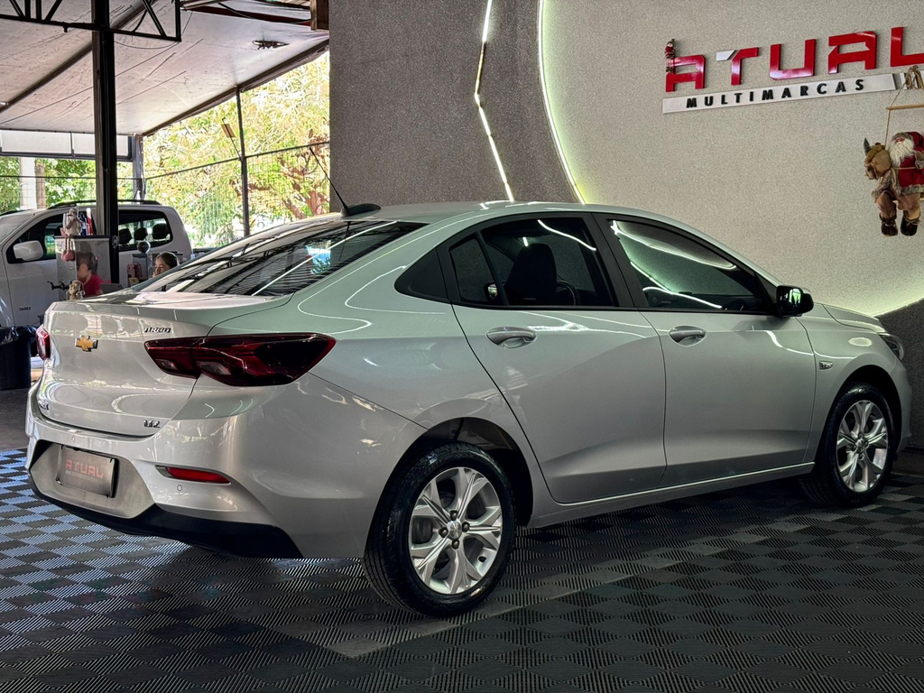 Chevrolet Onix Sedan Prata