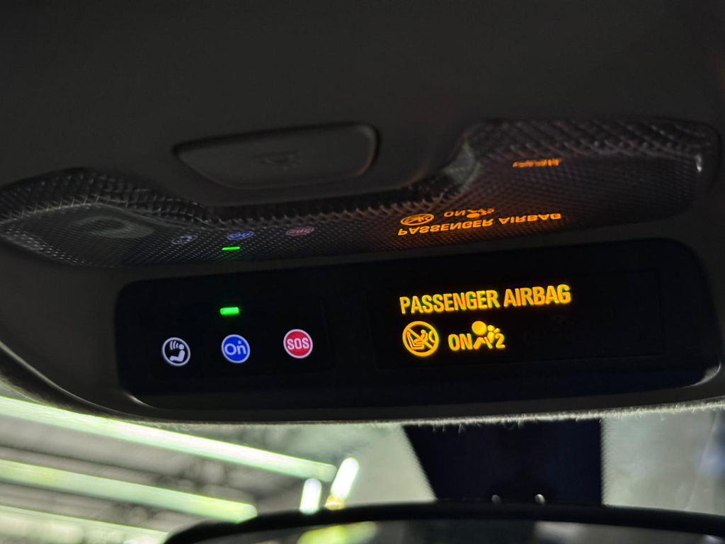 Chevrolet Onix Sedan Prata