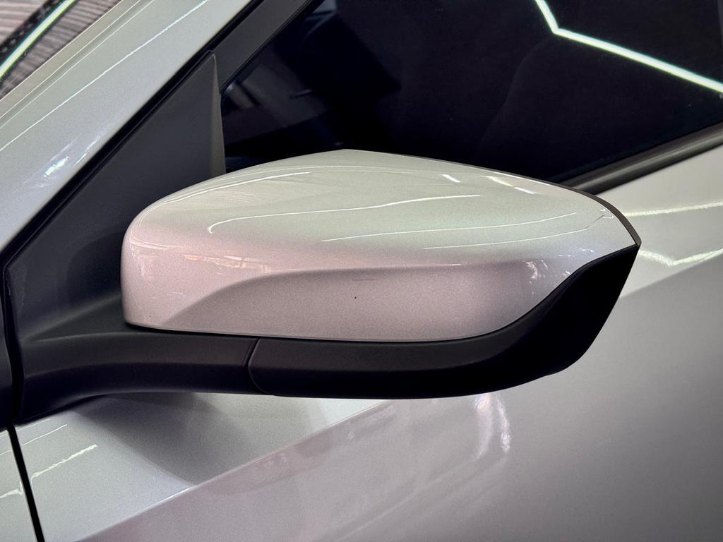 Chevrolet Onix Sedan Prata