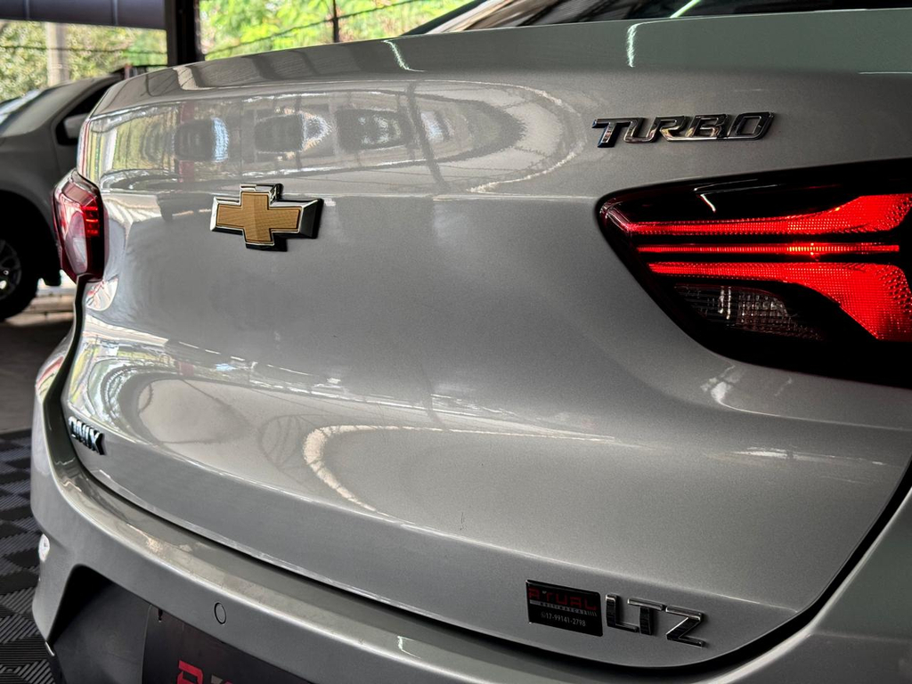 Chevrolet Onix Sedan Prata