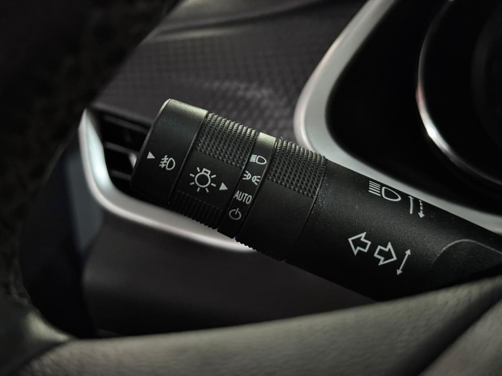 Chevrolet Onix Sedan Prata