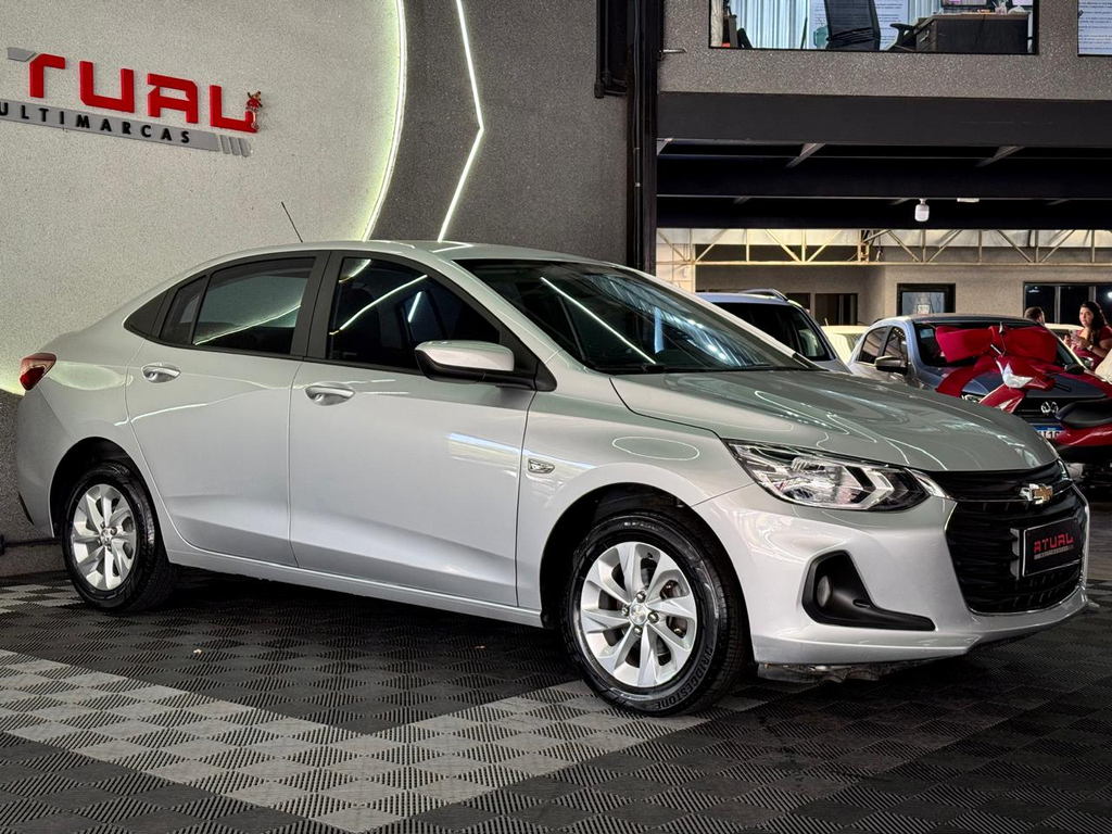 Chevrolet Onix Sedan Prata