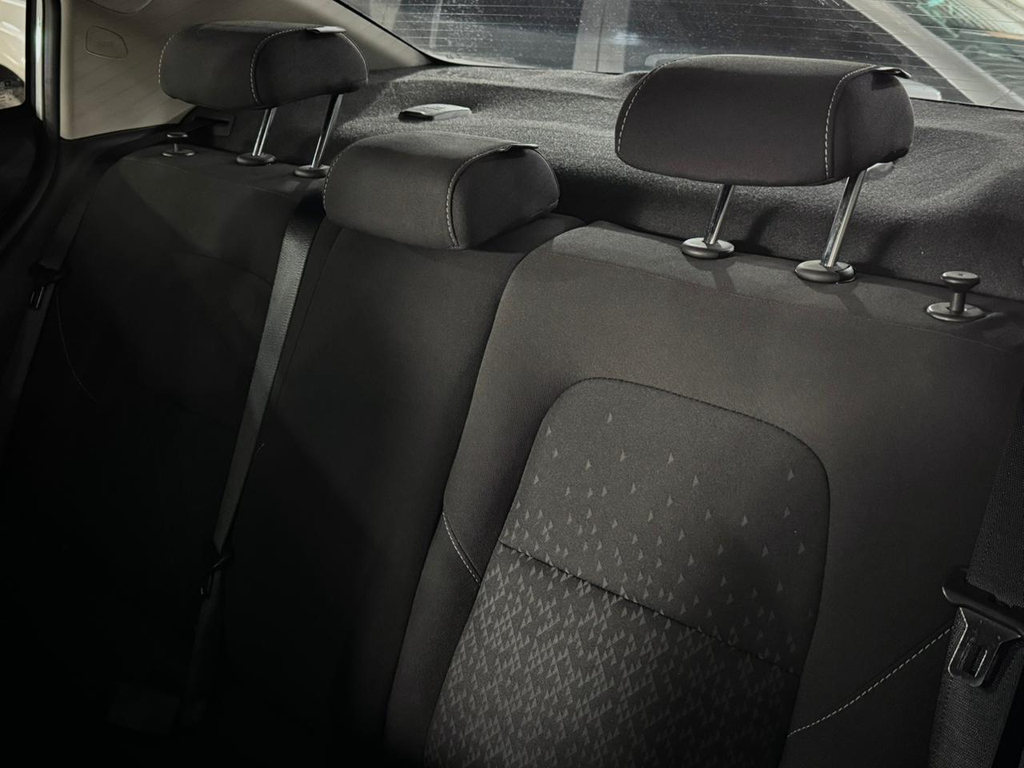 Chevrolet Onix Sedan Prata