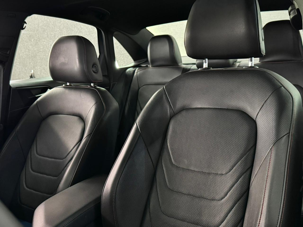 Volkswagen Jetta Cinza