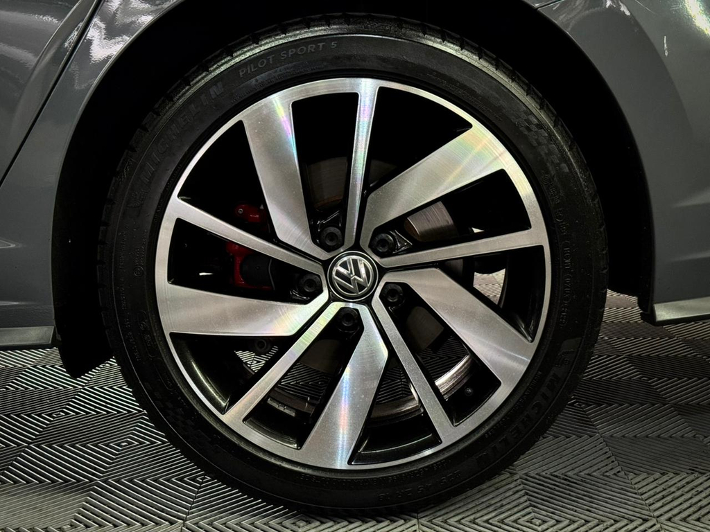 Volkswagen Jetta Cinza