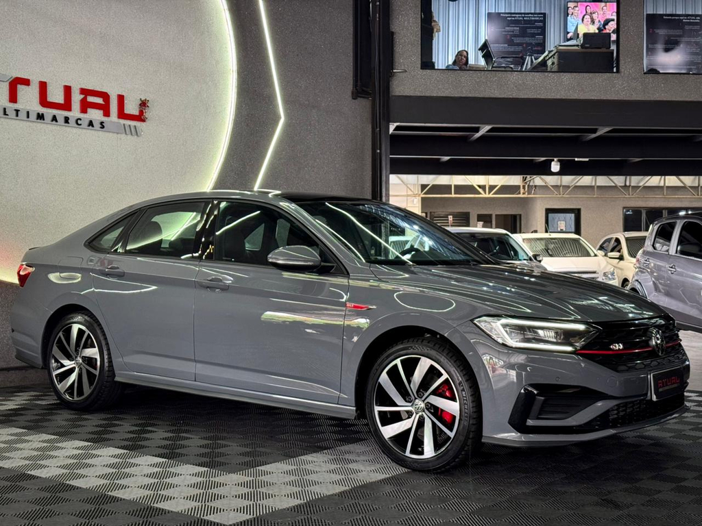 Volkswagen Jetta Cinza