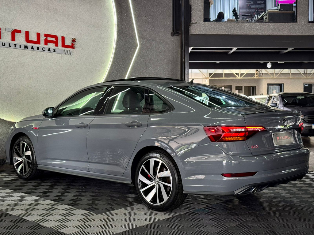 Volkswagen Jetta Cinza