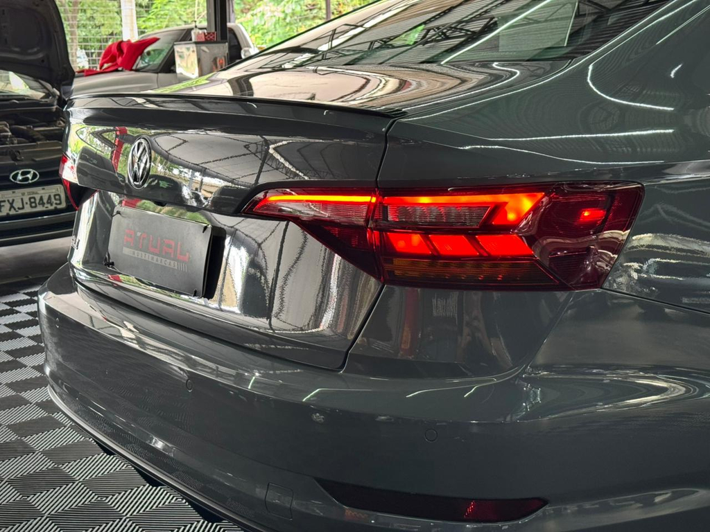 Volkswagen Jetta Cinza