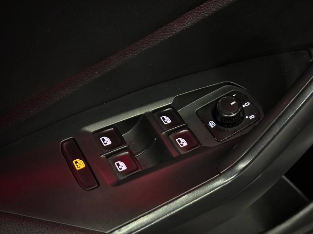 Volkswagen Jetta Cinza