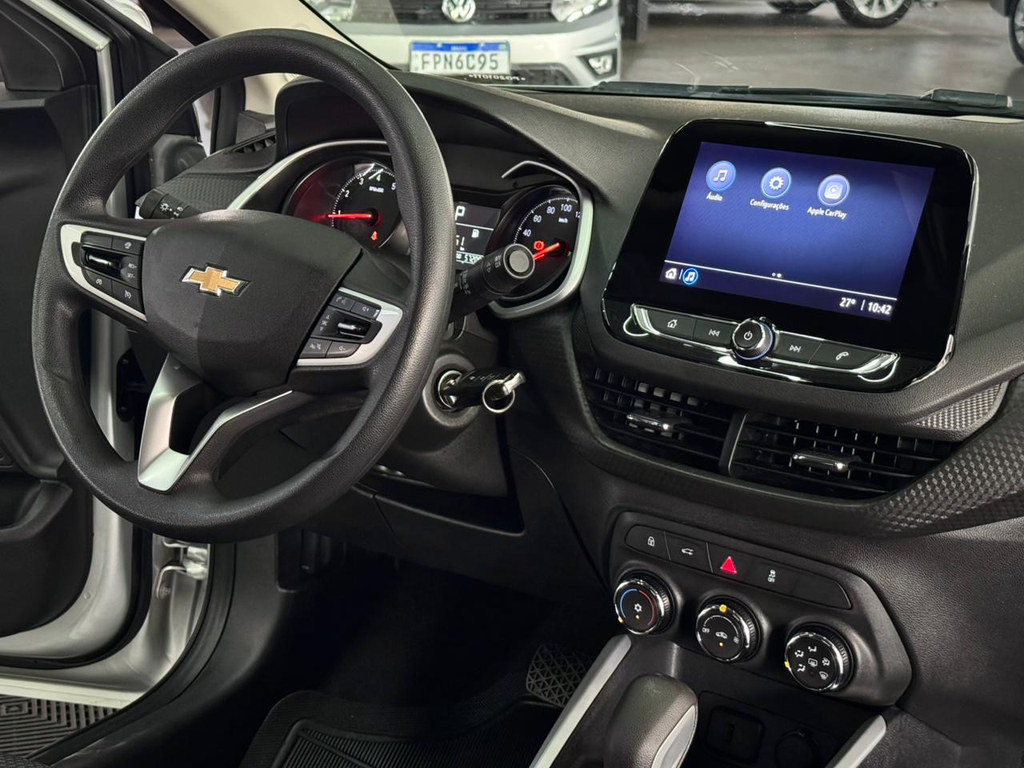 Chevrolet Onix Sedan Prata