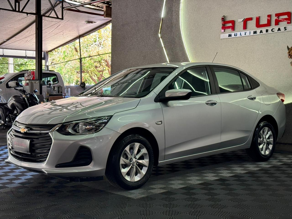 Chevrolet Onix Sedan Prata