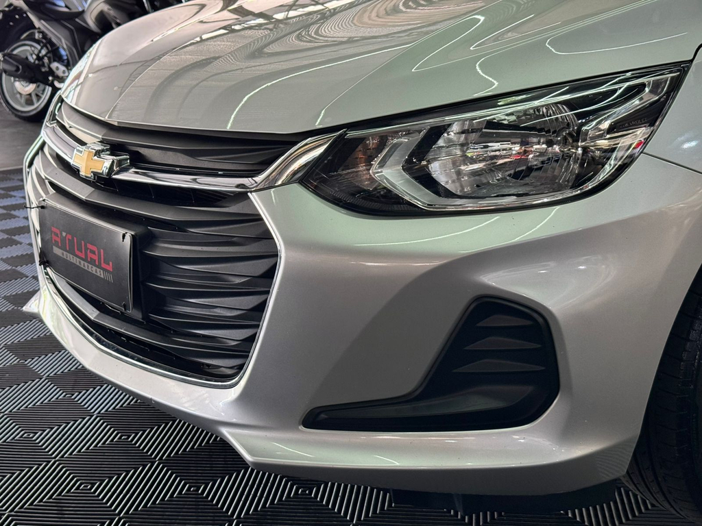Chevrolet Onix Sedan Prata