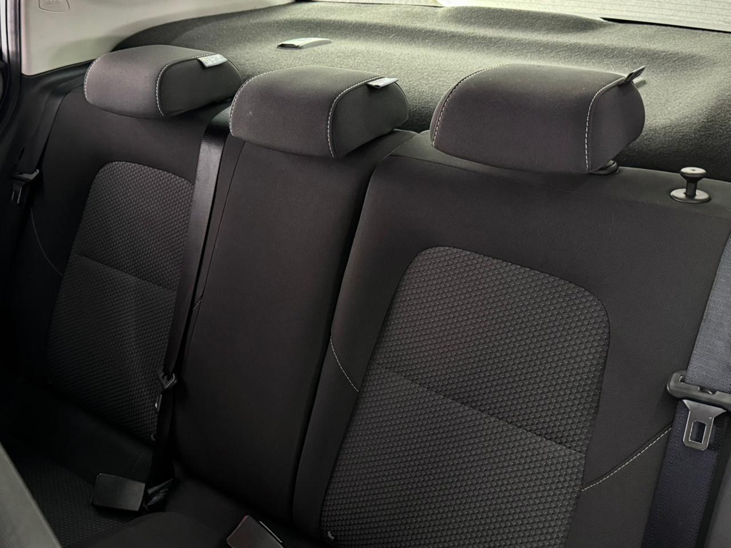 Chevrolet Onix Sedan Prata