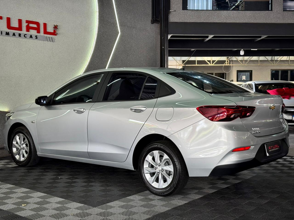 Chevrolet Onix Sedan Prata