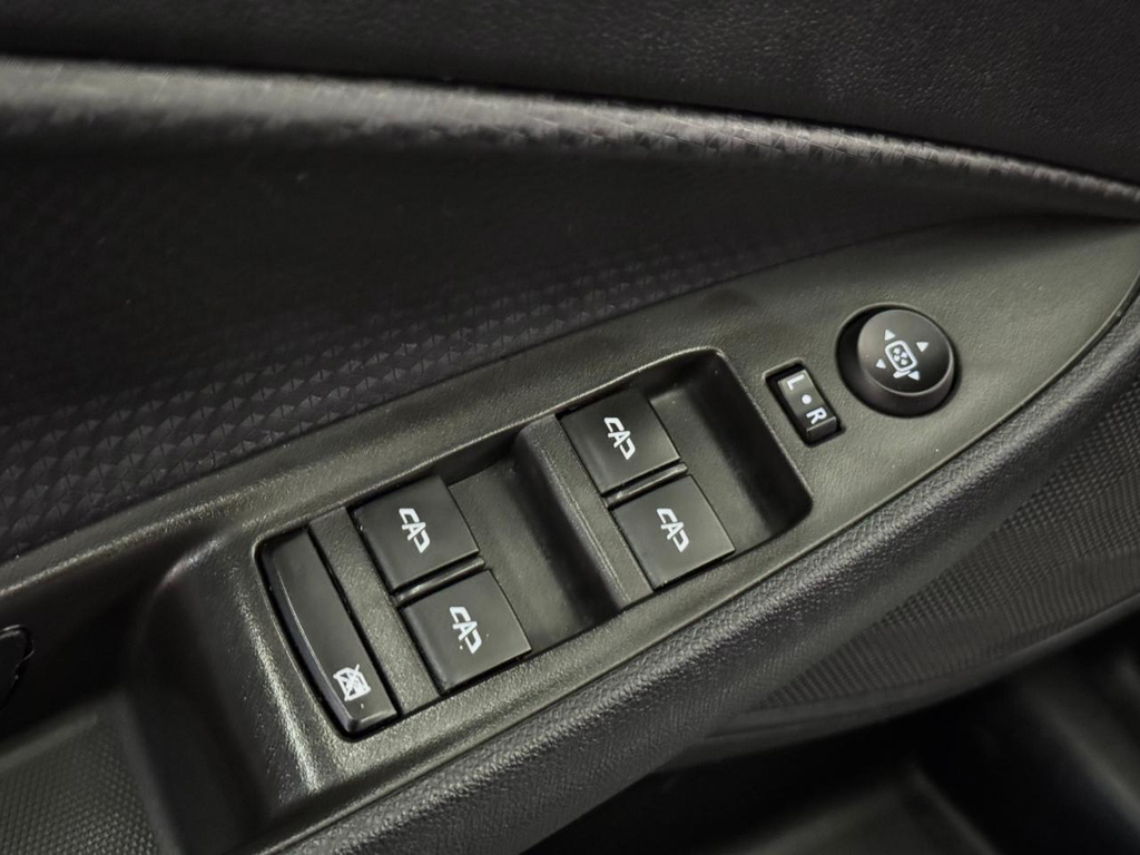 Chevrolet Onix Sedan Prata