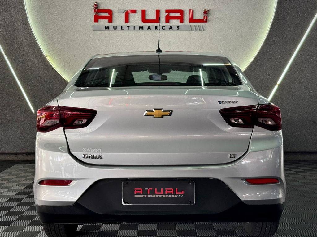 Chevrolet Onix Sedan Prata