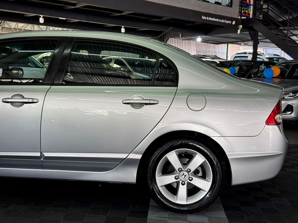 Honda Civic Sedan Prata