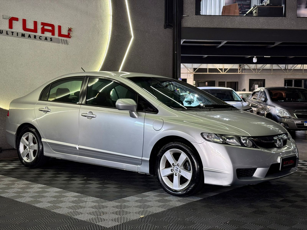 Honda Civic Sedan Prata