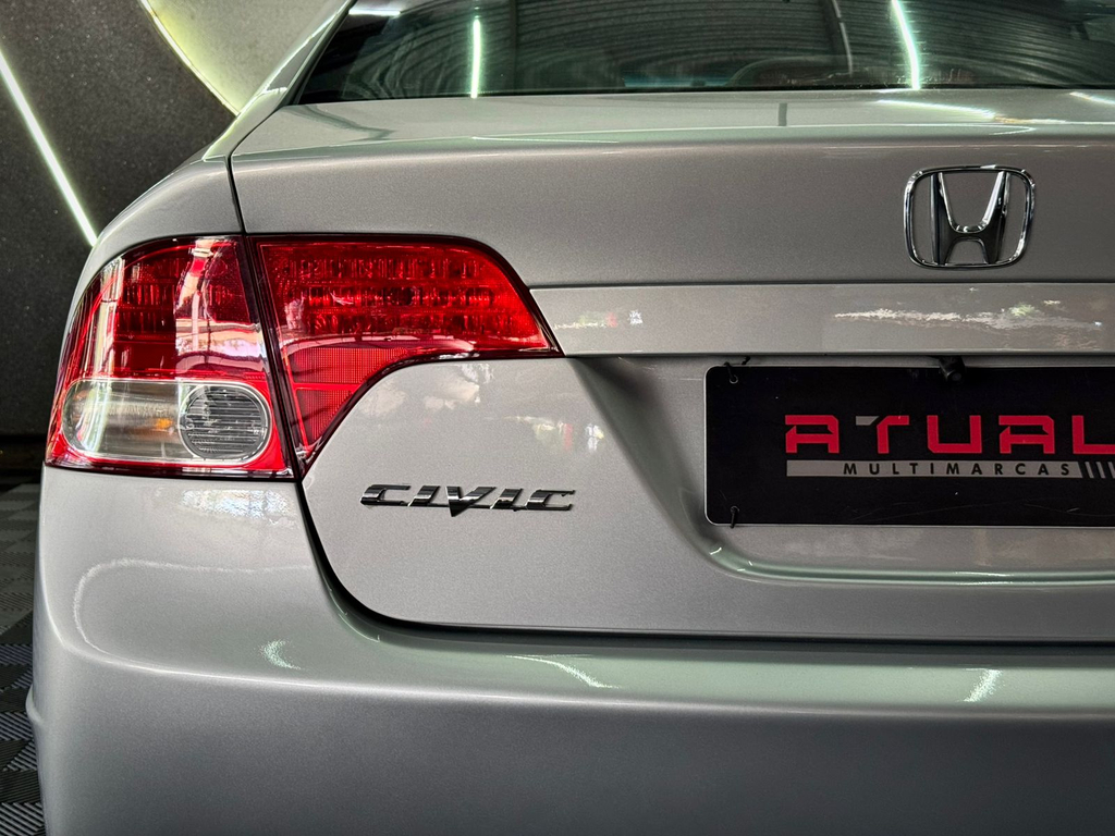 Honda Civic Sedan Prata