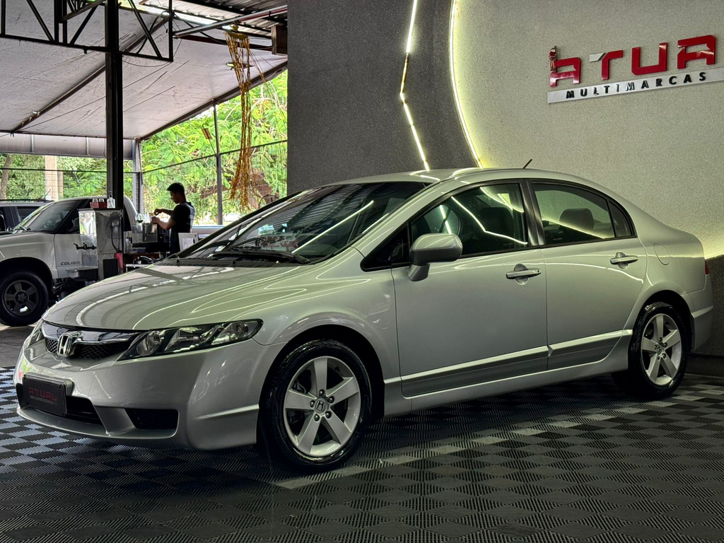 Honda Civic Sedan Prata
