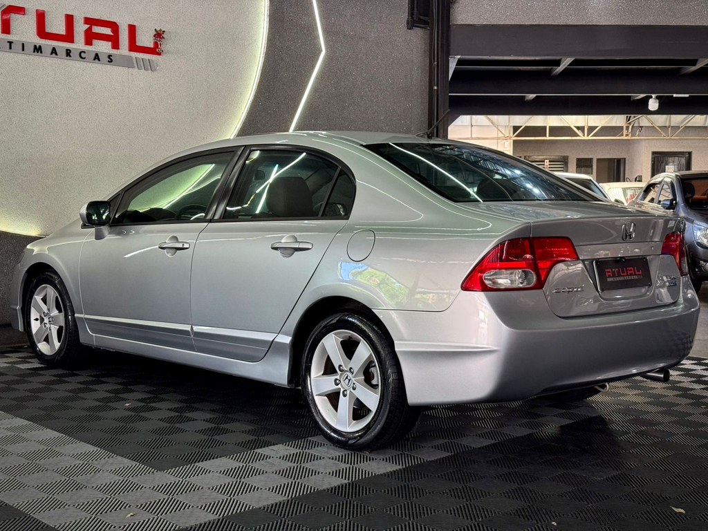 Honda Civic Sedan Prata
