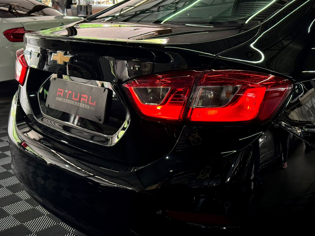 Chevrolet Cruze Sedan Preto