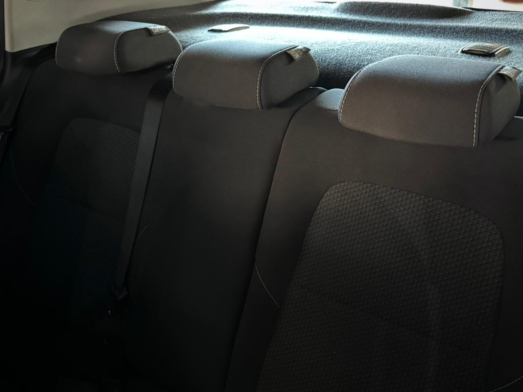 Chevrolet Onix Sedan Prata