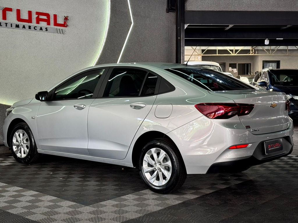Chevrolet Onix Sedan Prata
