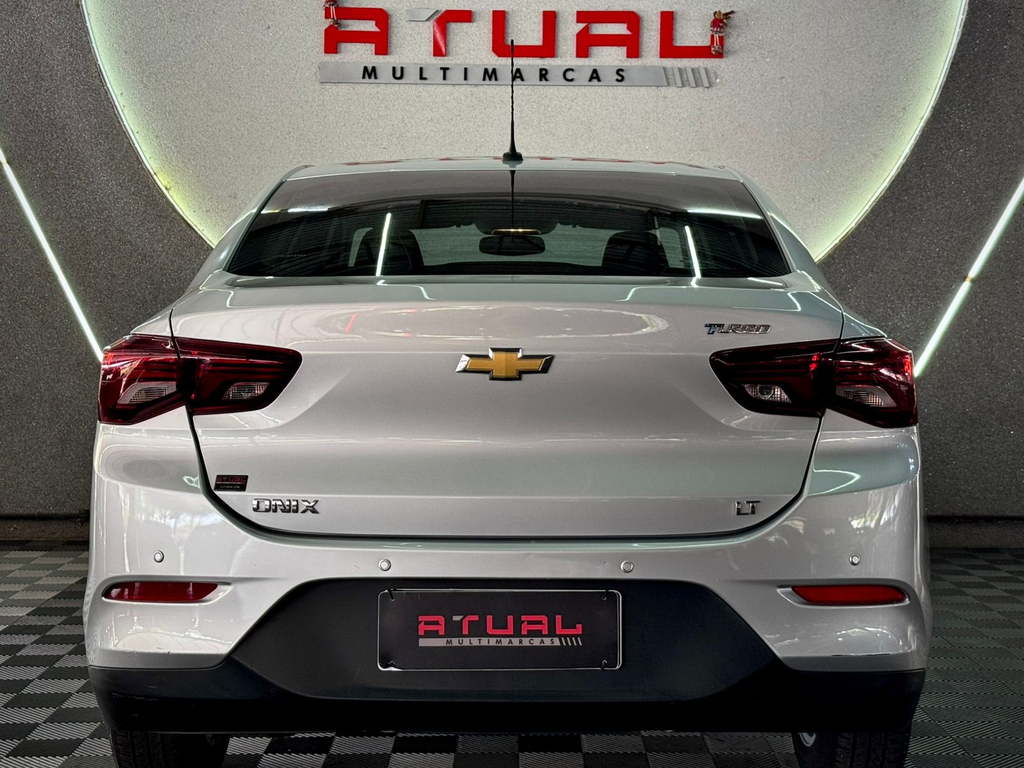 Chevrolet Onix Sedan Prata