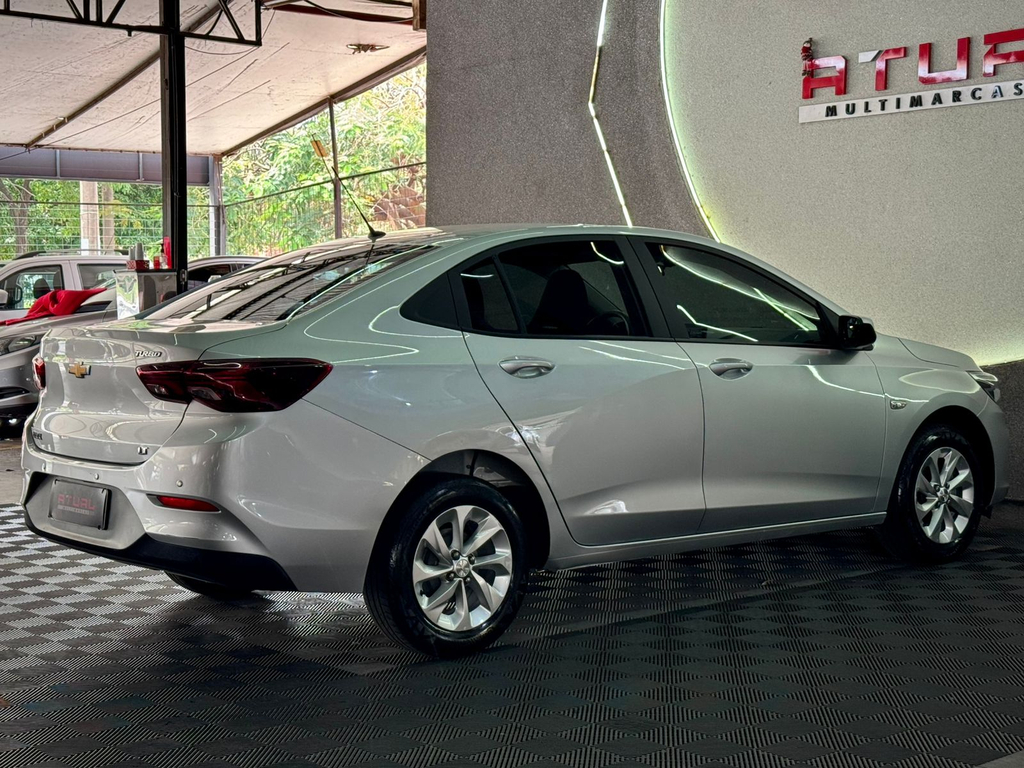 Chevrolet Onix Sedan Prata
