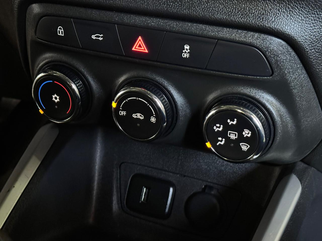 Chevrolet Onix Sedan Prata