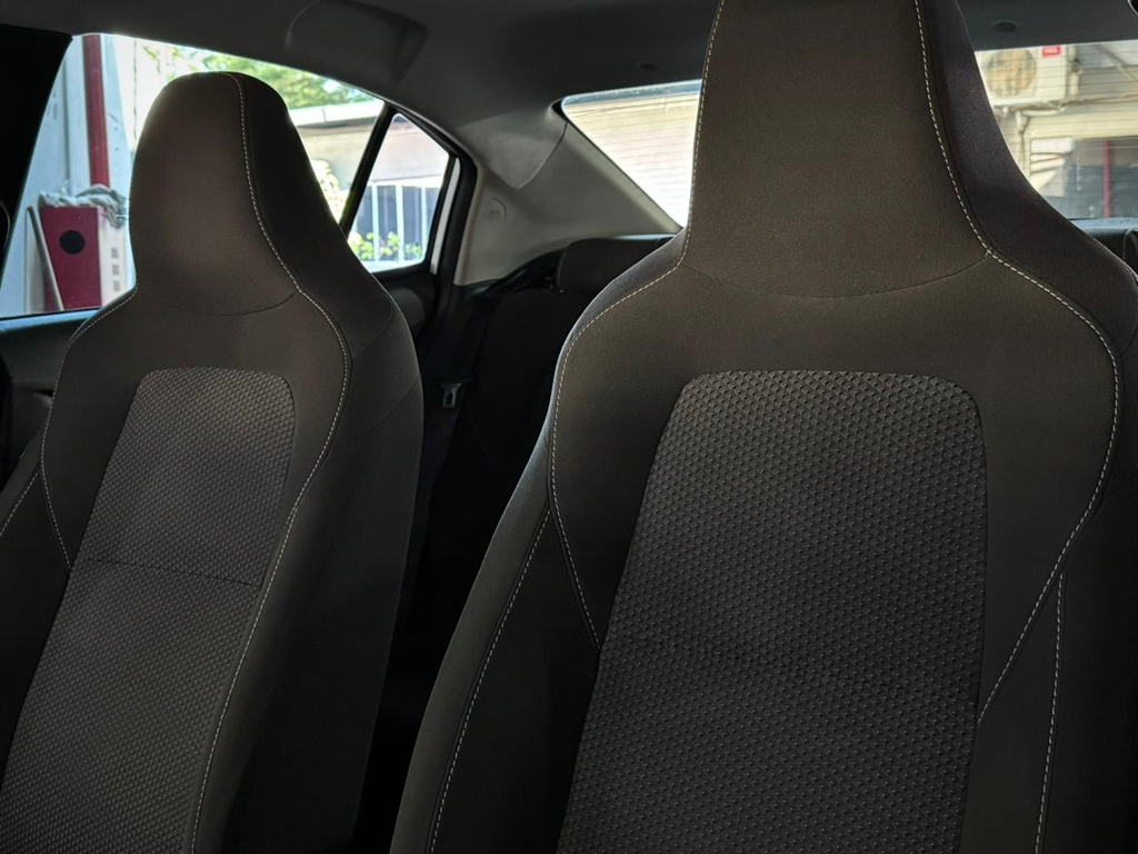 Chevrolet Onix Sedan Prata