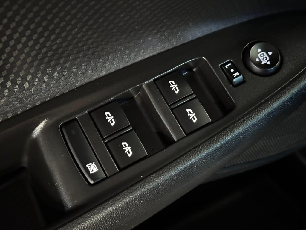 Chevrolet Onix Sedan Prata