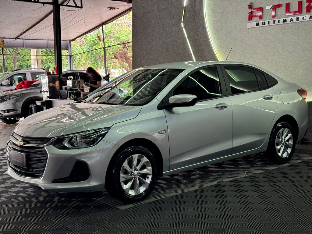 Chevrolet Onix Sedan Prata